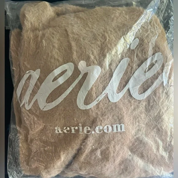 NWT Aerie - Flurry Fuzzy Crewneck Oversized Sweater in Beige Tan - Picture 4 of 4